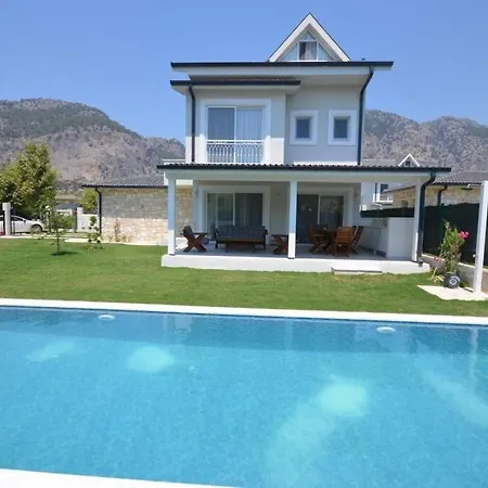 Gocek'te Mustakil Havuzlu Φετιγιέ